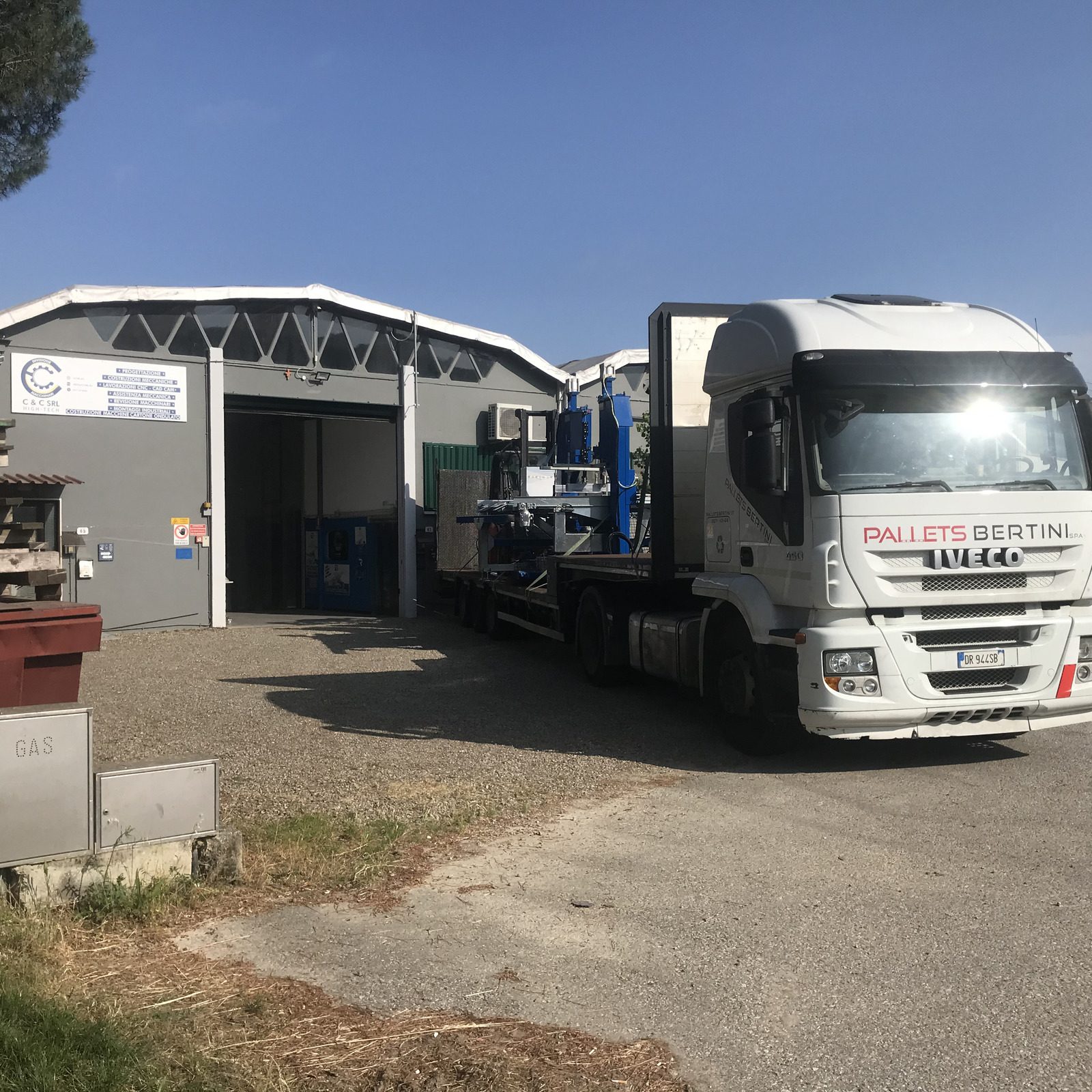 Spedizione macchinario dal piazzale C&C SRL